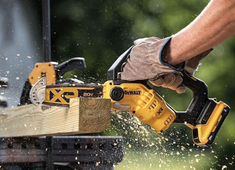 DeWalt 20V 8-calowa pilarka